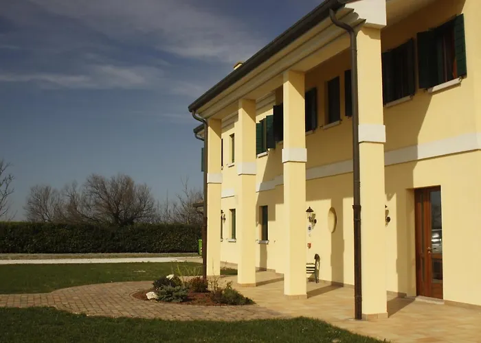 Отель Il Paradello 3*